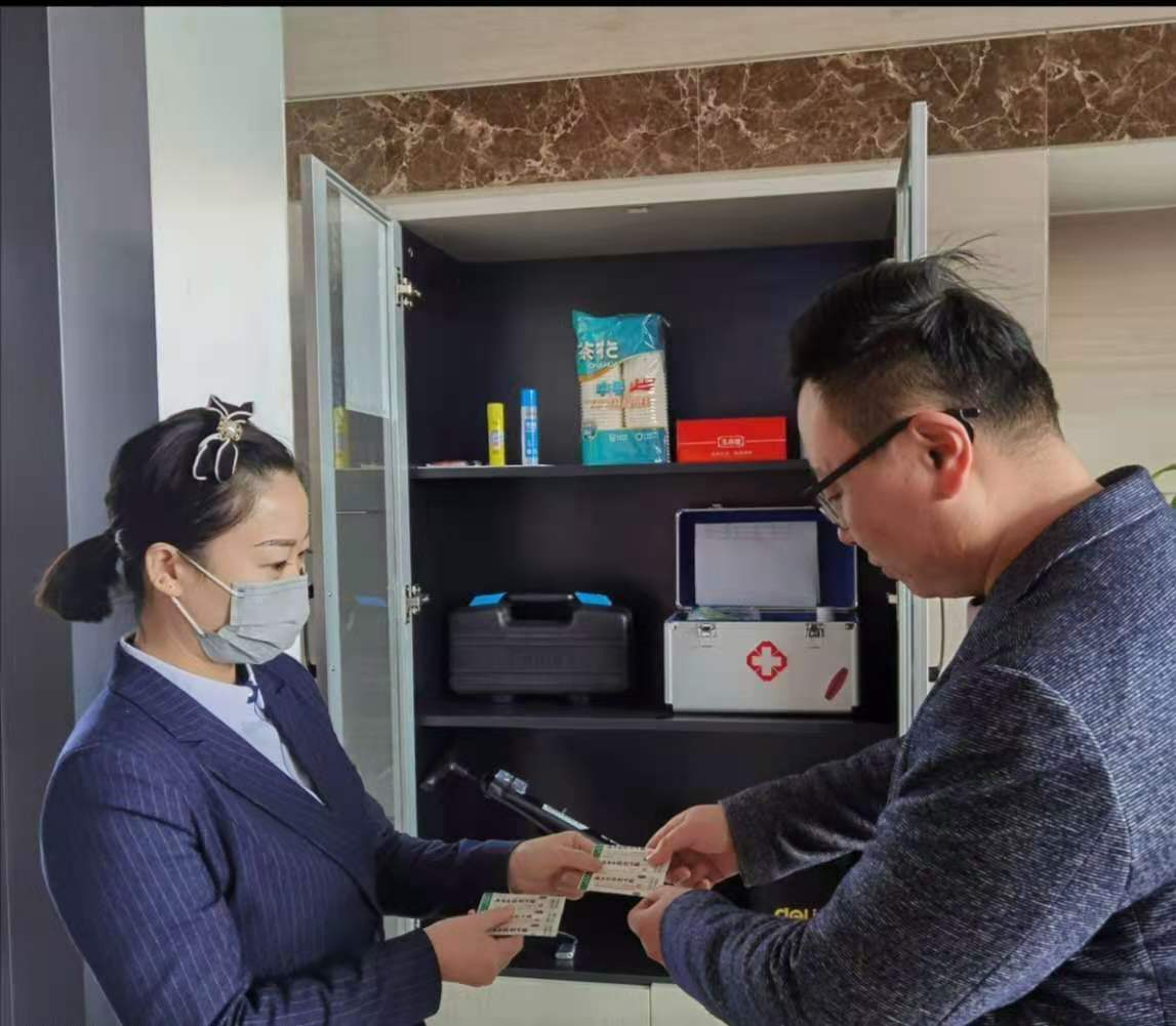 运河煤矿大物业项目部配备便民服务柜.jpg