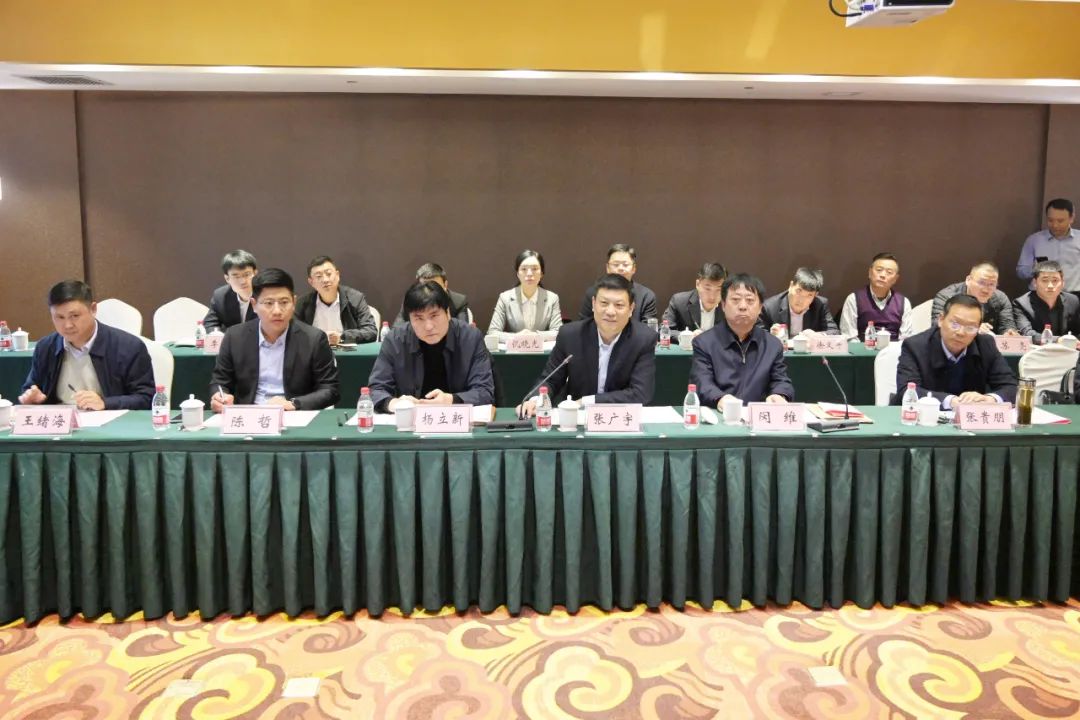 济宁能源港航集团梁山钢铁物流加工基地建设项目签约仪式隆重举行7.jpg