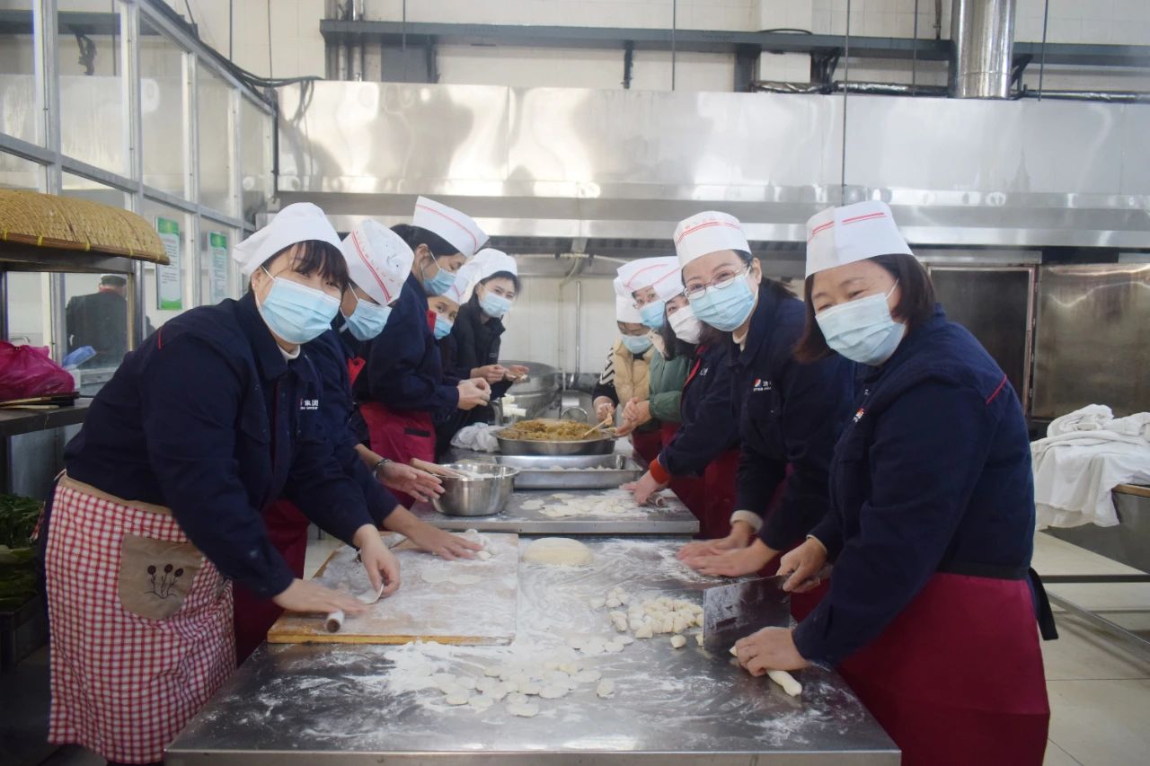 今天的饺子真香！此时的慰问最暖！4.jpg