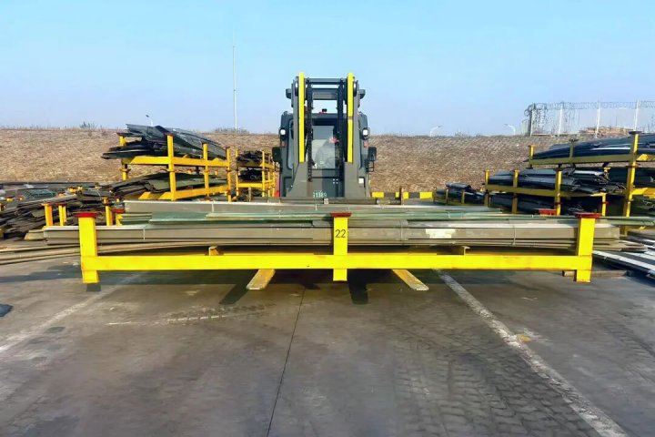 新能船业型材转运架让废旧钢材“点石成金”